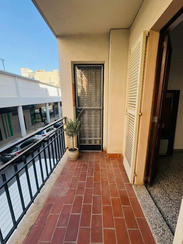 Gran piso todo exterior a  5 minutos del centro. — 18