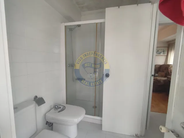 Exclusiva vivienda de gran amplitud en pleno centro de Vigo, entorno Pizarro — 31