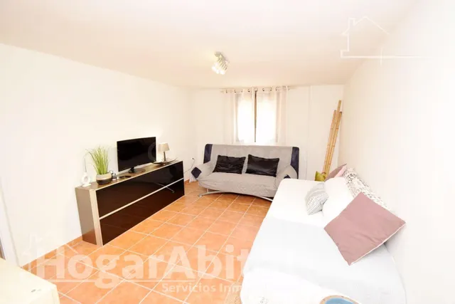 CHALET SEMINUEVO CON TERRAZA Y GARAJE