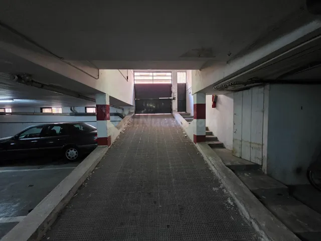 PLAZA DE GARAJE PARA COCHE GRANDE ENTRE ALAMEDA DE HÉRCULES  - foto 2