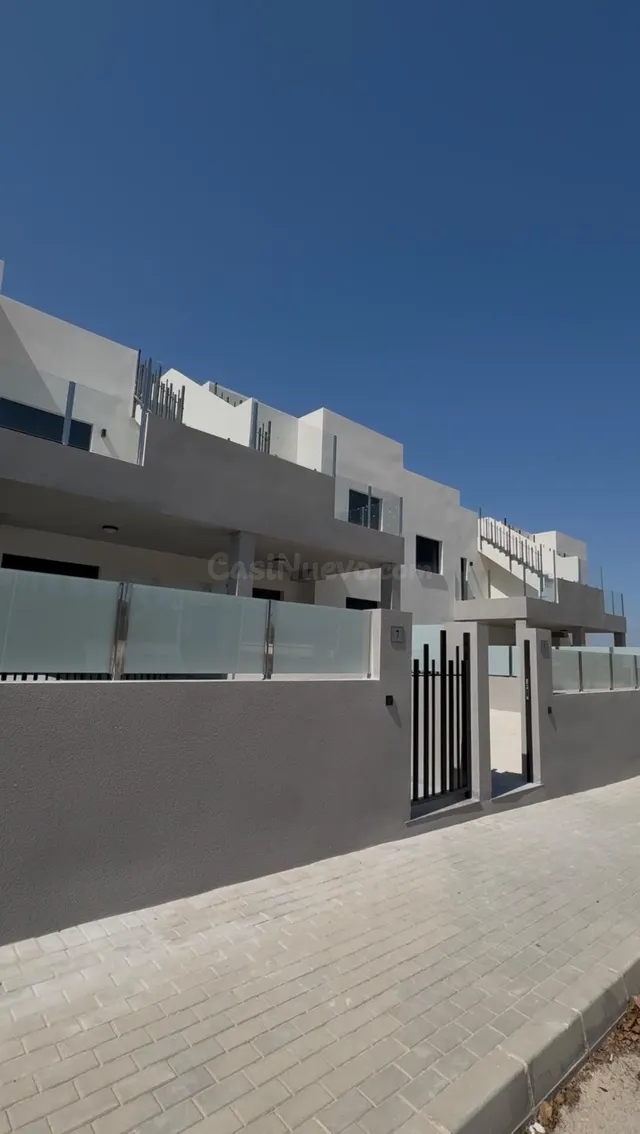 Inicio de ventas: nuevos bungalows en San Miguel de Salinas,