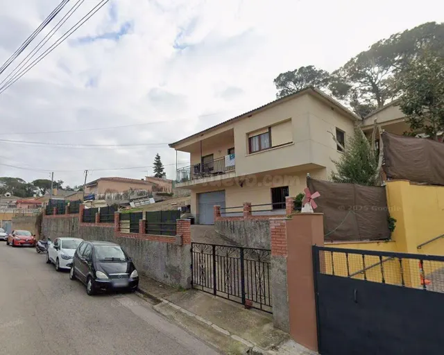 FANTÑSTICA CASA OKUPADA en Calle Dels Eucaliptus Nº 60 MaÑ§