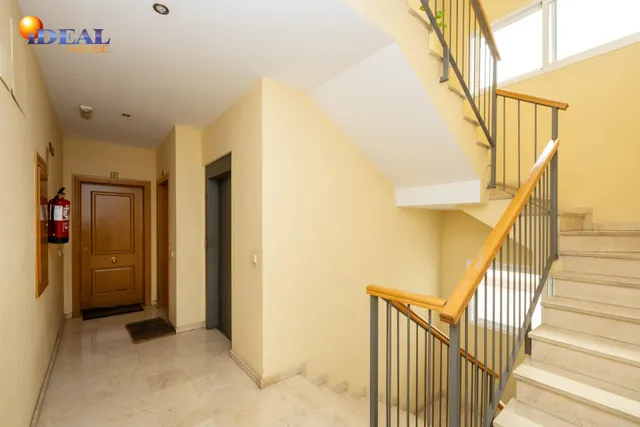 Barrio del Realejo. Sacamos a la venta dos plazas de garaje para coche muy grande. — 17