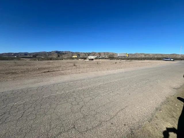 Terreno con uso industrial perfecta situación — 4