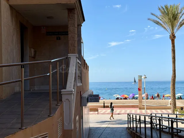 Piso en venta en Calle Las Conchas – El Zapillo-Almería. Primera línea de playa con dos terrazas y vistas al mar — 10