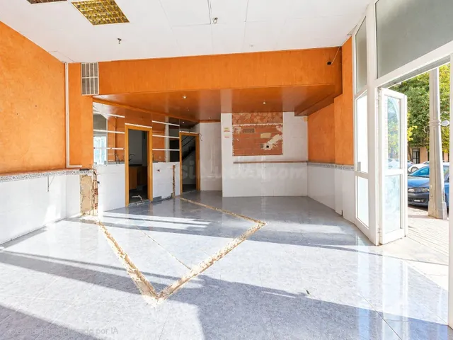 LOCAL COMERCIAL ESQUINERO - foto 3
