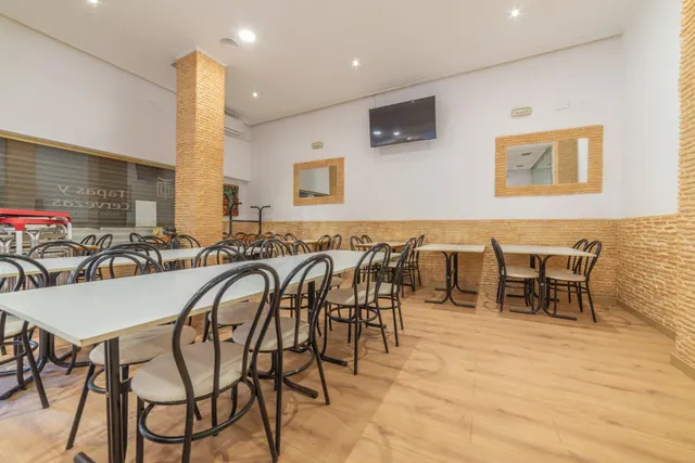 Local comercial 111m² en venta - LA PUNTICA - foto 4