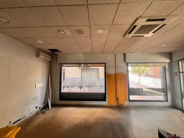 LOCAL COMERCIAL en ALQUILER — 4