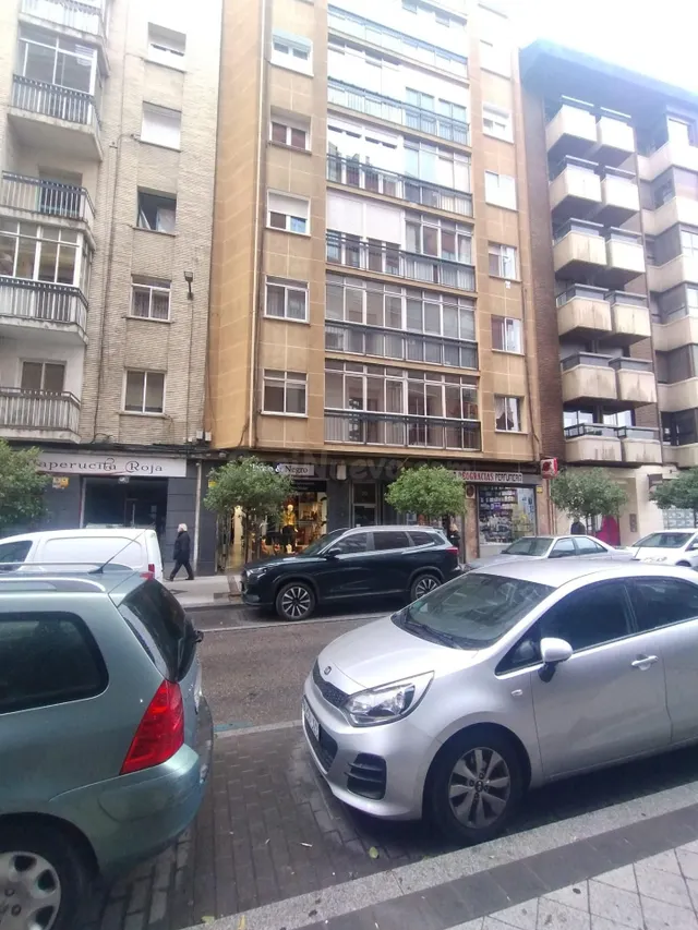 Piso en Venta en Calle Panaderos - Oportunidad de Inversión  - foto 2
