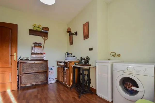 Chalet en venta en Maracena — 50
