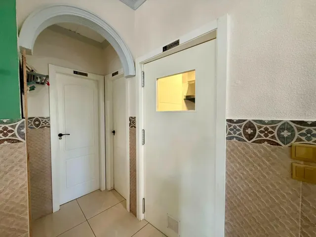 Local comercial 101m² en venta - Los secanos — 36