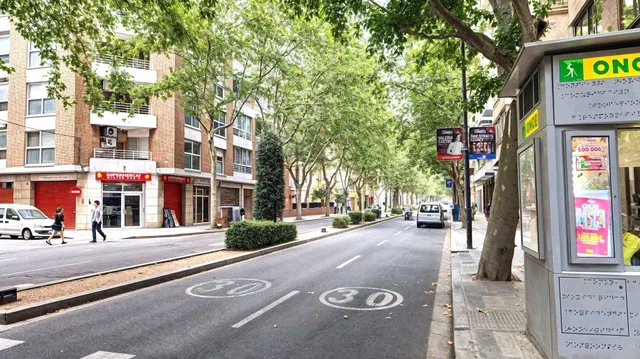 PLAZA DE PARKING EN PAISOS CATALANS — 7