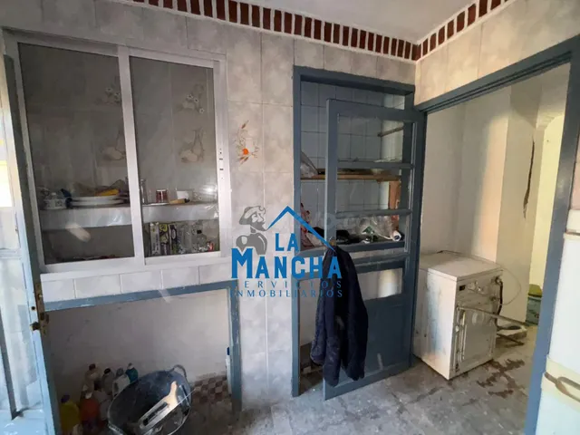 INMOBILIARIA LA MANCHA VENDE CASA EN EL CENTRO DE LA GINETA  - foto 4
