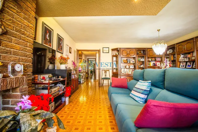 UN PISO CON HISTORIA EN LA RAMBLA NOVA DE TARRAGONA - foto 5