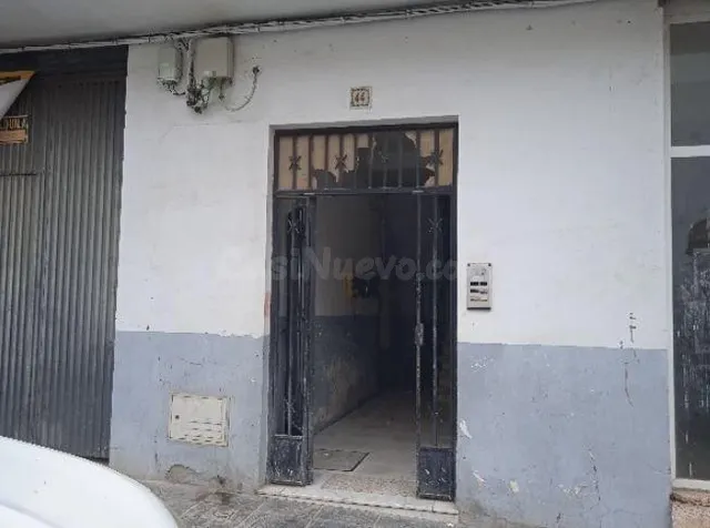 SE VENDE piso OKUPA en C Palomares 44 de Coria del Río