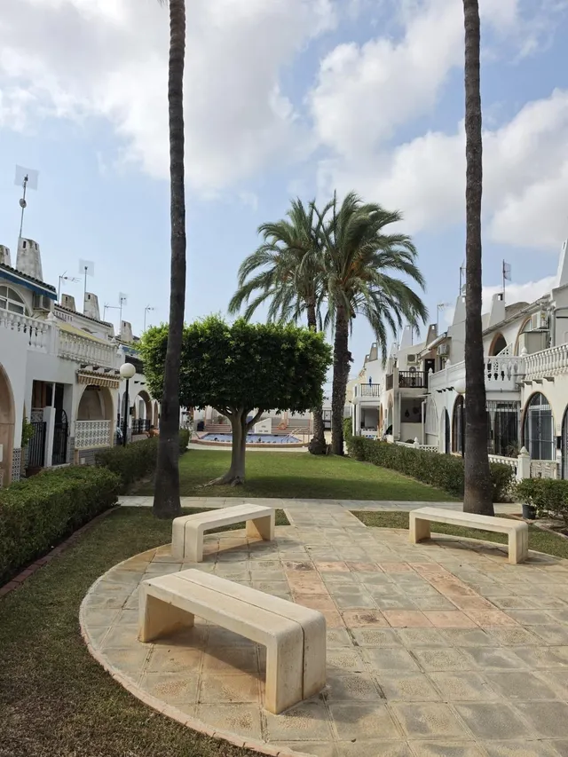 ADOSADO DE 2 habitaciones CON TERRAZA Y PISCINA COMUNITARIA — 25
