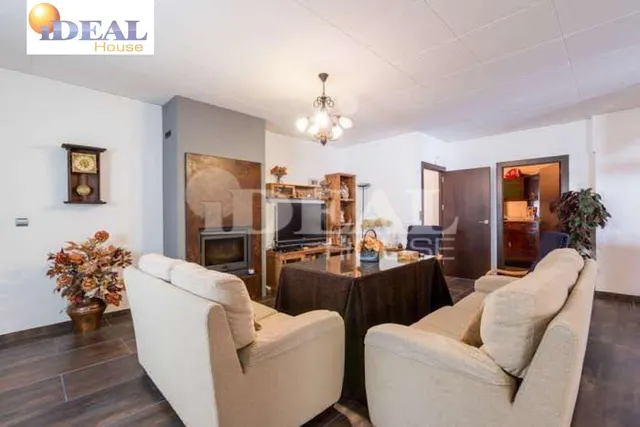 Ref.: A8488G7. Increible chalet de lujo y diseño, parcela 1500 m2,  piscina propia, pista de padel. — 38