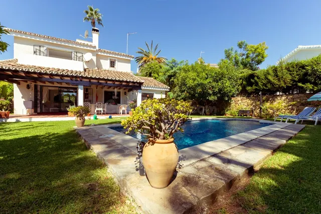 Chalet independiente con piscina privada y total privacidad  - foto 5