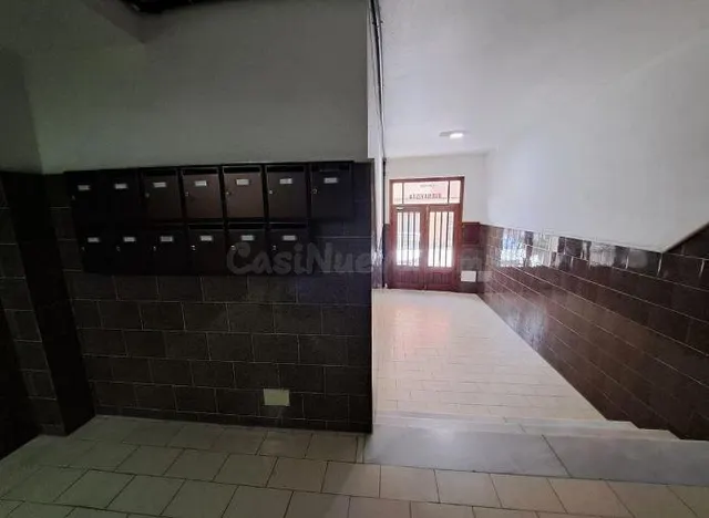 SE VENDE piso OKUPA en C Buenavista 24 de Adra - foto 2