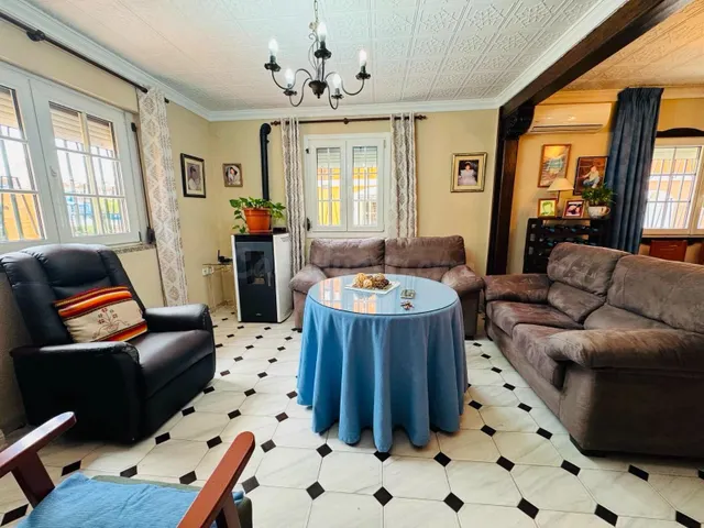 Magnífica casa en venta en Avenida Granada, Pulianas — 4