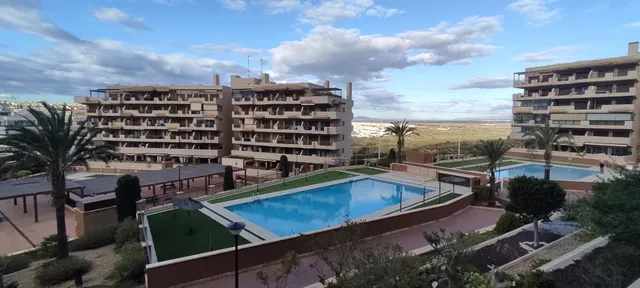 ALQUILER DE MAGNIFICO PISO CON VISTAS AL MAR — 22