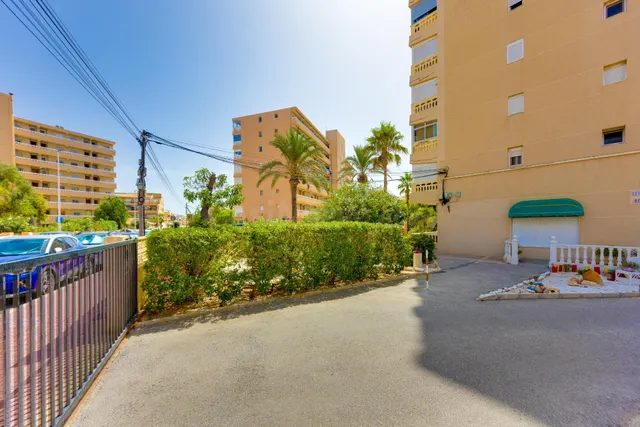 Apartamento de 1 dormitorio con parking comunitario a 240m de la Playa de La Mata — 33