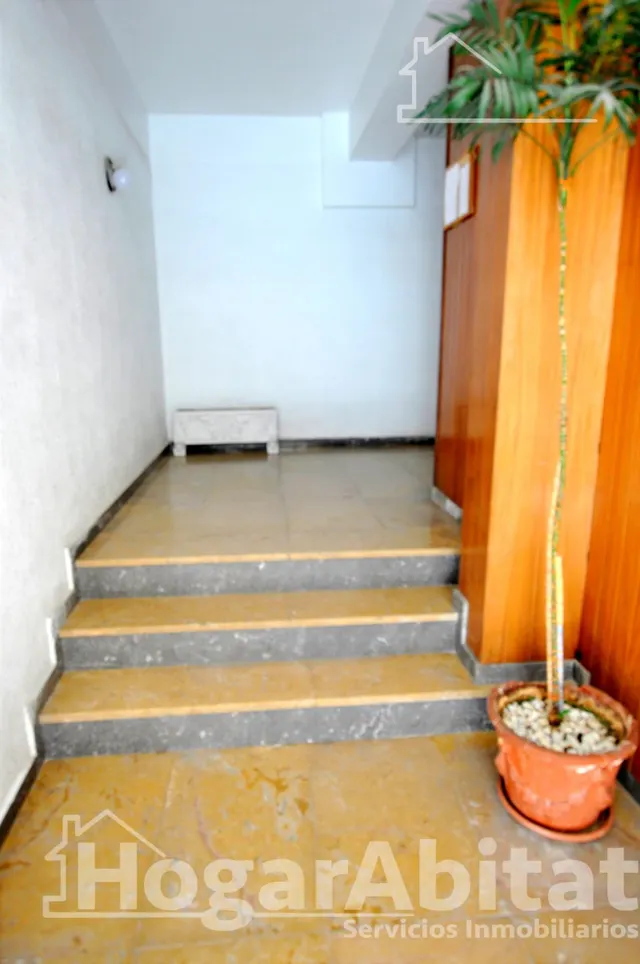 Luminoso piso esquinero con dos balcones y dos plazas de garaje incluidas — 43