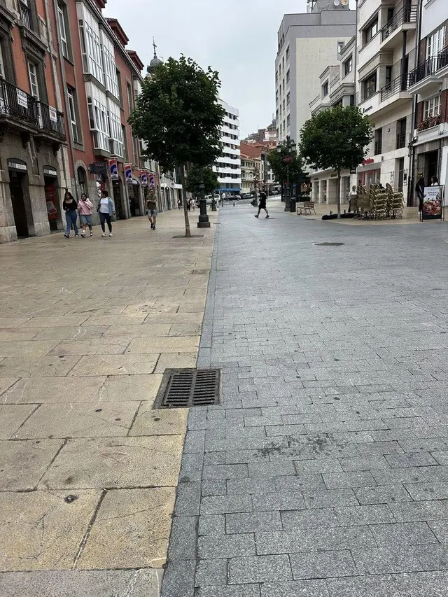 Amplio Ático en el Corazón de Avilés para Reformar !!!! Cómp - foto 5