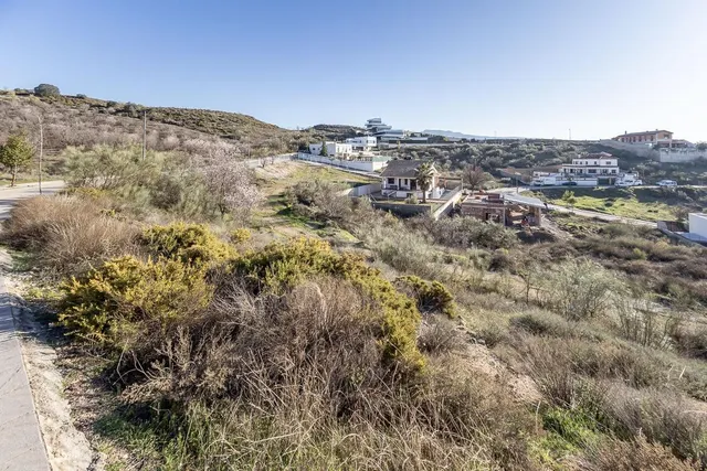 SOLAR URBANIZABLE EN ALTOS DE LA ZUBIA — 2