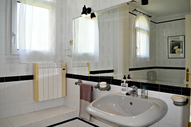 Espectacular villa de 800m2 con preciosas vistas panorámicas al mar en Benalmádena — 31