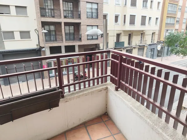 PISO DE 3 DORMITORIOS CON GRAN TERRAZA- C/ MIGUEL SERVET — 8