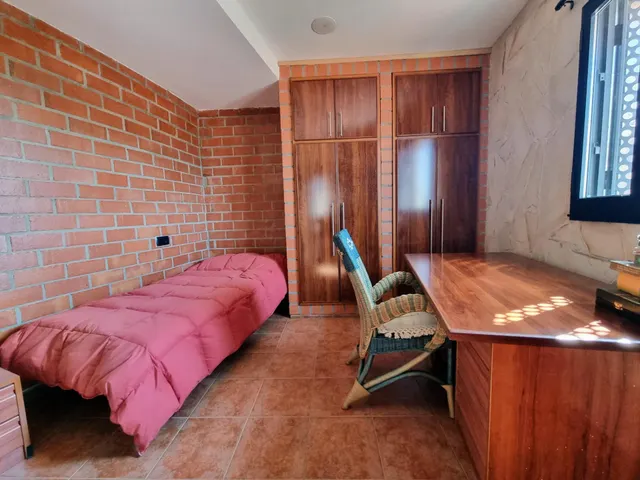 CASAS INDIVIDUALES  CON PARCELAS EN CIMBRIO (BARCENA DEL BIERZO) — 34