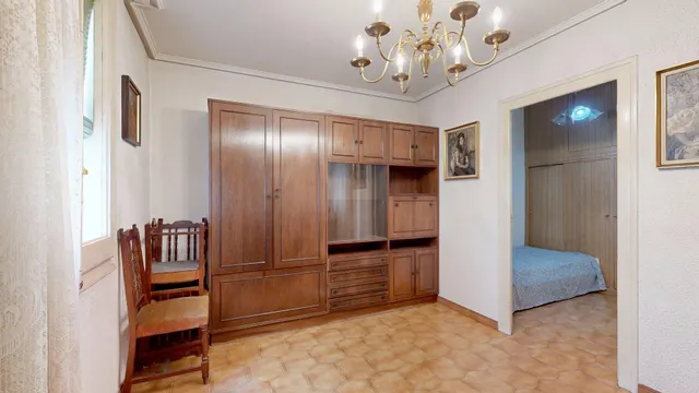 ¡Junto a Puerta del Carmen! Piso luminoso de 76 m2 con gran potencial para reformar — 2