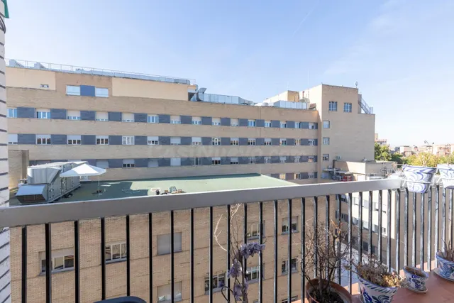 Estupendo piso  en la última planta en calle doctor azpitarte — 4