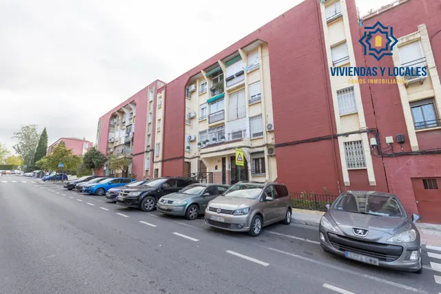 Piso ideal para inversión con alta rentabilidad junto a facultades de  Cartuja en Granada — 36