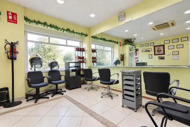 Local comercial 11 habitaciones 200m² en alquiler - Opañel — 7