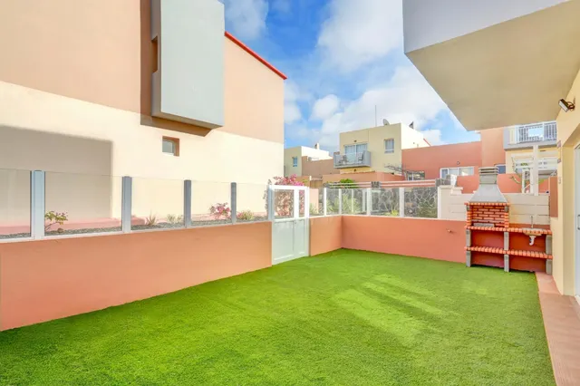 Chalet en Planta Baja con Terraza Privada en Corralejo, Comp - foto 5
