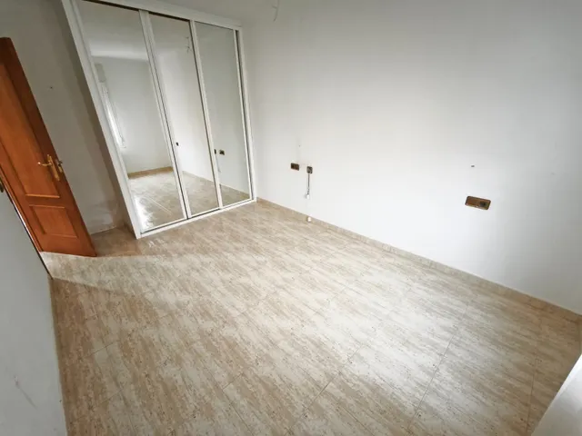 Casa adosada con terrazas y garaje en Benavent de Segrià — 23