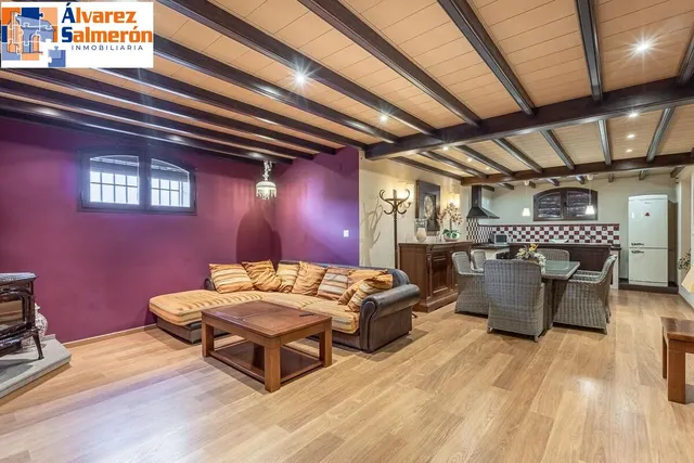 INCREÍBLE CHALET INDEPENDIENTE EN ZONA PRIVILEGIADA — 30