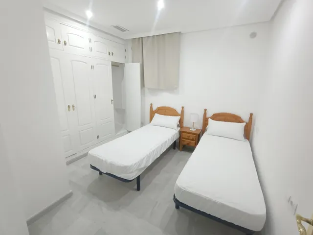 Amplio Duplex en el Barrio Santa María — 24