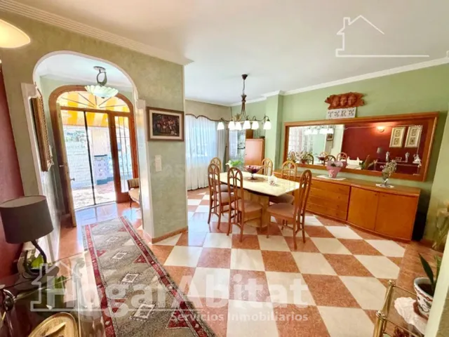 MAGNIFICO ADOSADO CON PISCINA, BARBACOA Y TERRAZA - foto 4