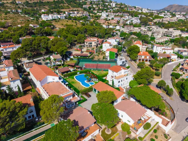 Complejo vacacional en venta en Llança — 41