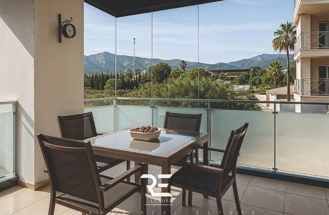 APARTAMENTO ESQUINERO CON TERRAZA Y GARAJE EN COMPLEJO RESIDENCIAL CON PISCINA Y ZONAS COMUNITARIAS — 3