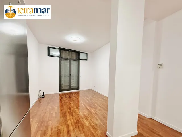 Moderno piso reformado en el corazon del eixample junto a ronda de la universidad - Barcelona — 8