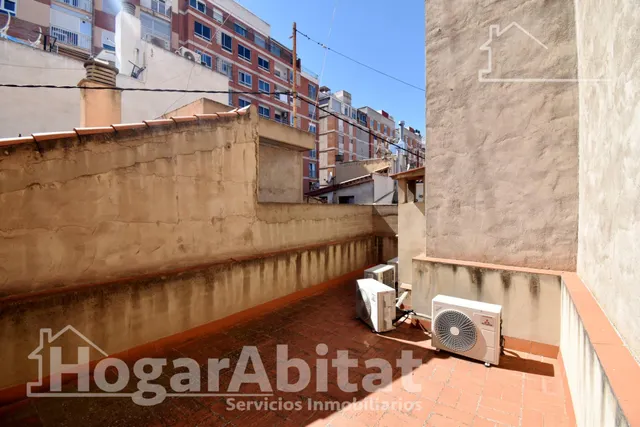 Amplia casa con terraza y muchas posibilidades en casco histórico — 11
