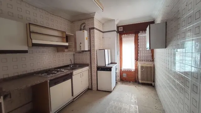 PISO PARA REFORMAR EN LA BAÑEZA — 17