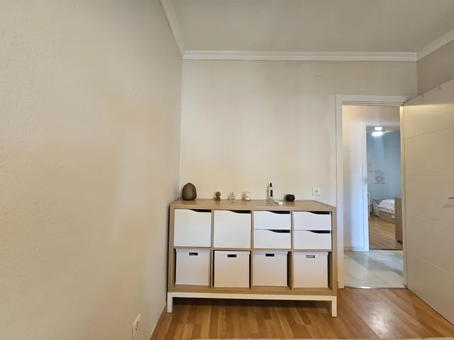 Piso familiar con Garaje, Trastero y Piscina en El Pinillo, a 800 Metros del Mediterráneo — 25