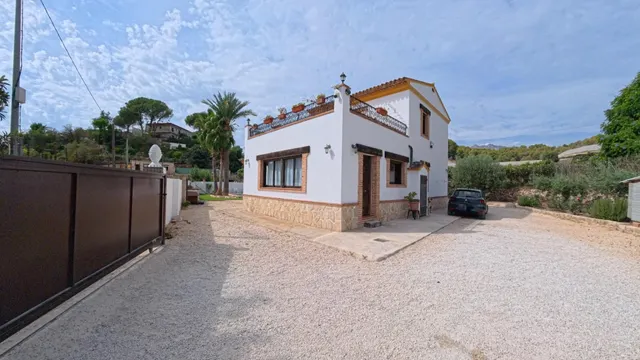 Casa en venta en Polop con piscina privada, gran parcela y vistas despejadas — 36
