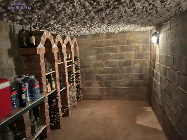 Finca rústica, vallada con agua de pozo, luz con generador. — 24