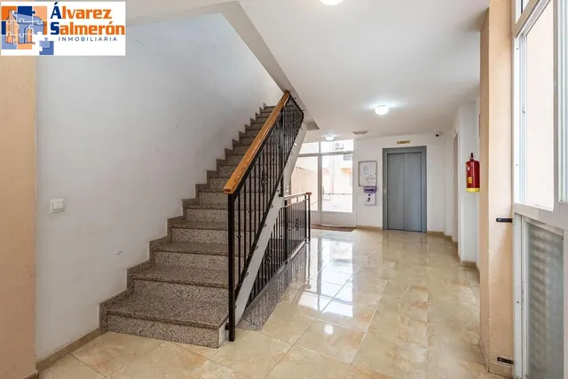 Piso en urbanización con piscina en Las Gabias — 25